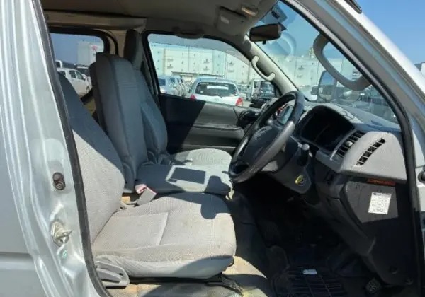 Toyota Hiace-Van